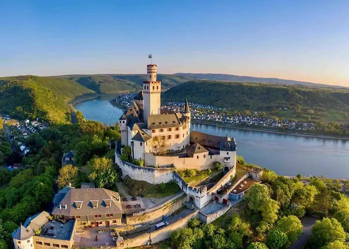 Idyllisches Im Wald Unweit Der Loreley Bogel